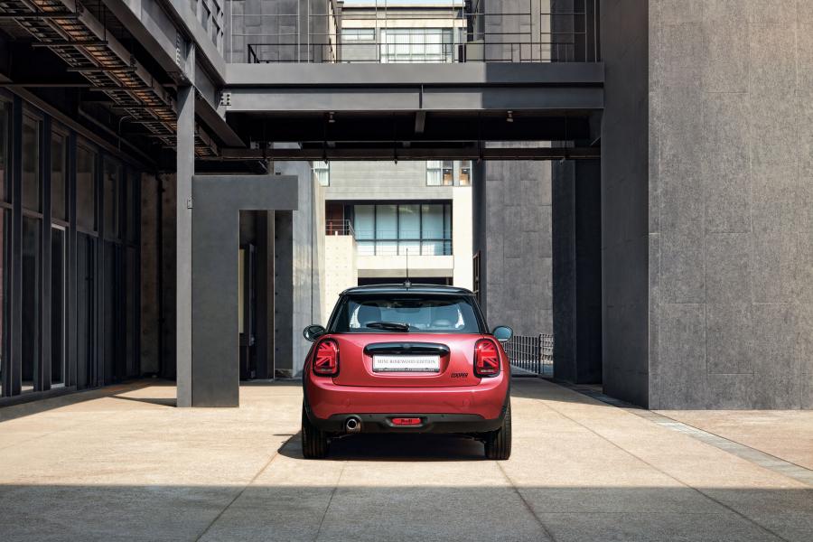  Mini Cooper Rosewood Edition (F56) 2020 года  (SG) (фото 3 из 15)
